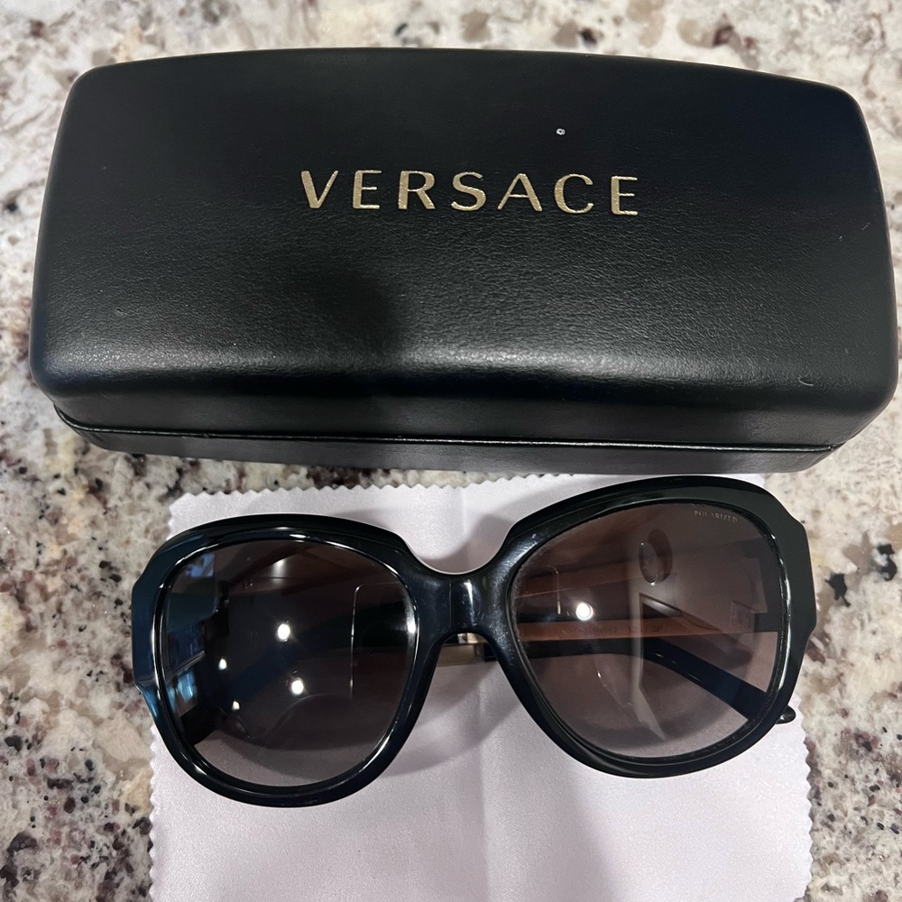 Barely used Versace Styling HOT Polarized Sunglasses